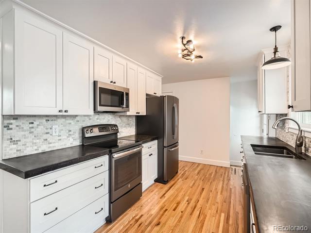 7082 W 68th Place