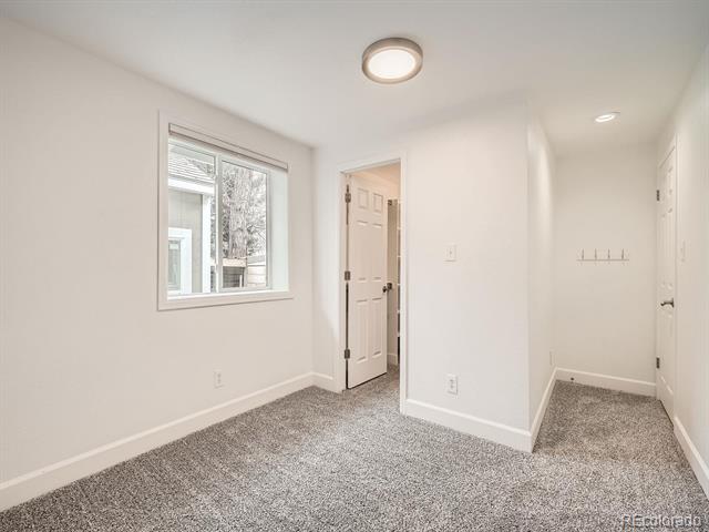 7082 W 68th Place