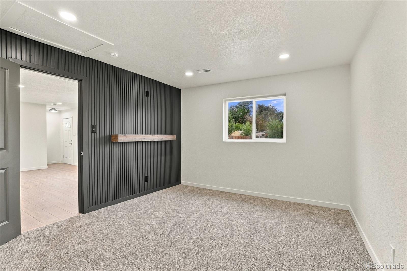 1590 Oak Place