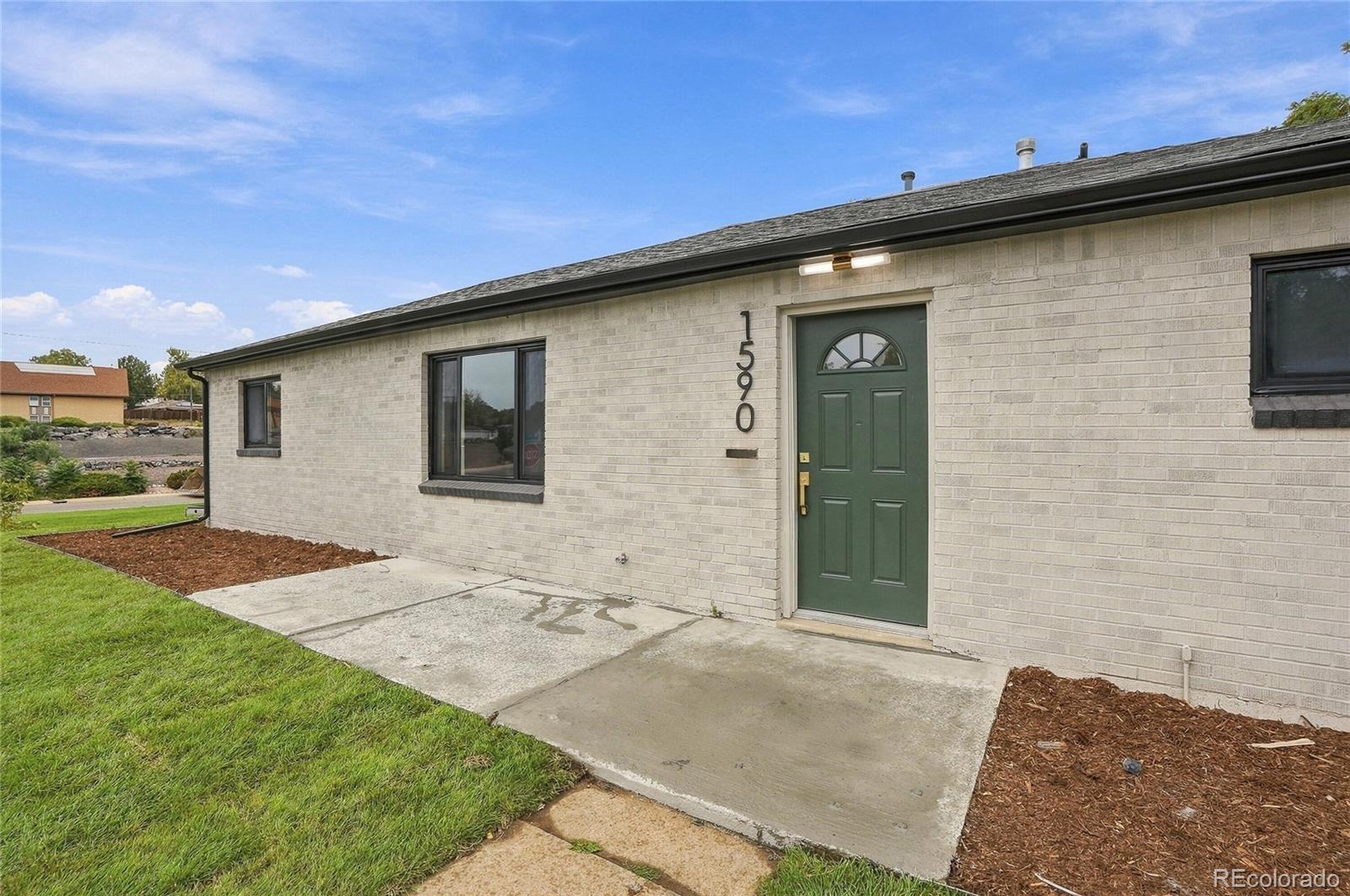 1590 Oak Place