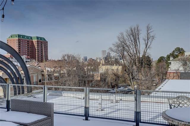 10 N Ogden Street Unit: 204