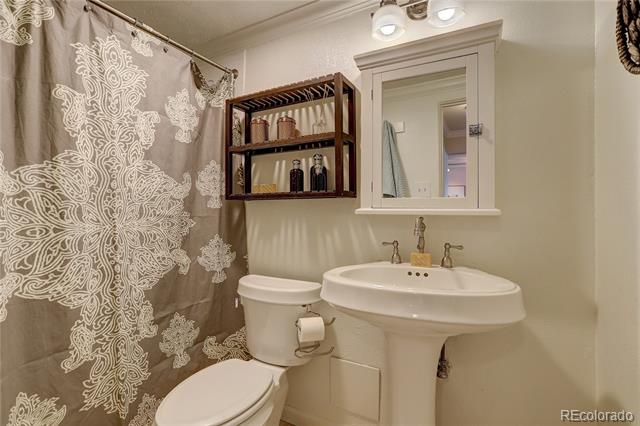 10 N Ogden Street Unit: 204
