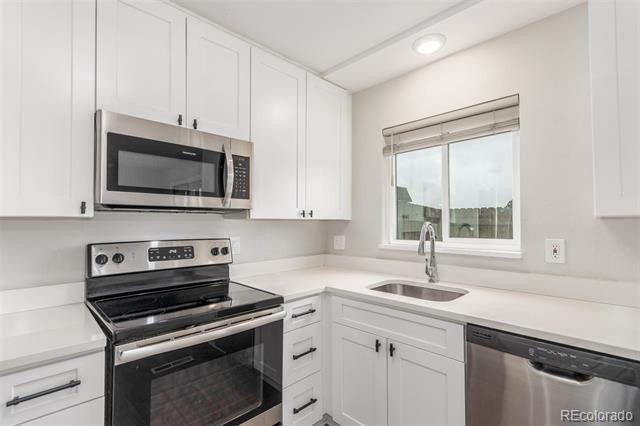 3667 W Union Avenue Unit: 2E