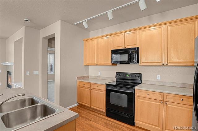 2210 S Vaughn Way Unit: 103