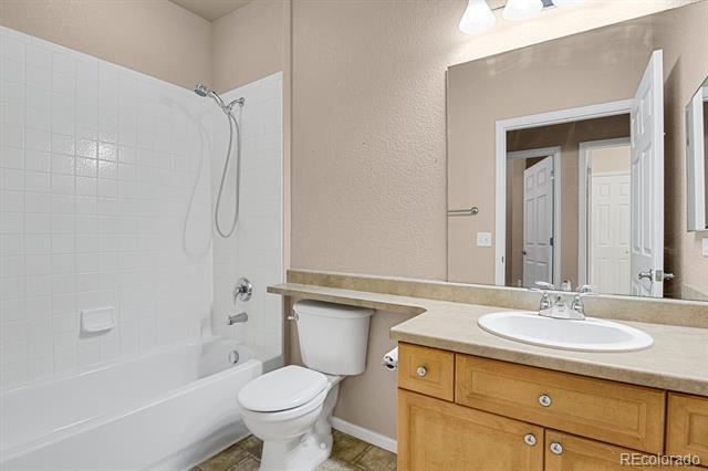 2210 S Vaughn Way Unit: 103