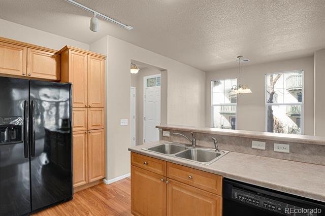2210 S Vaughn Way Unit: 103