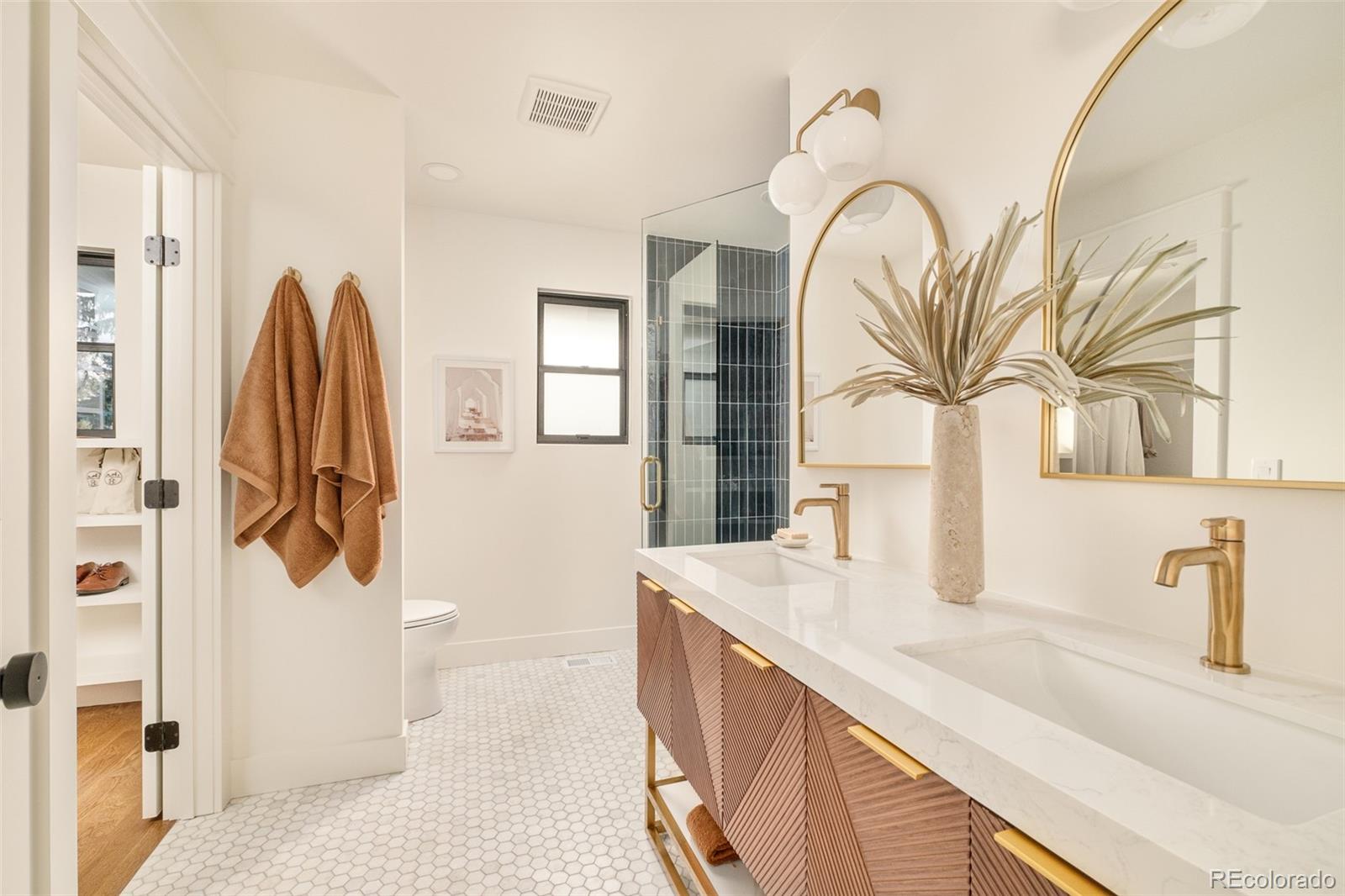 4000 S Dahlia Street