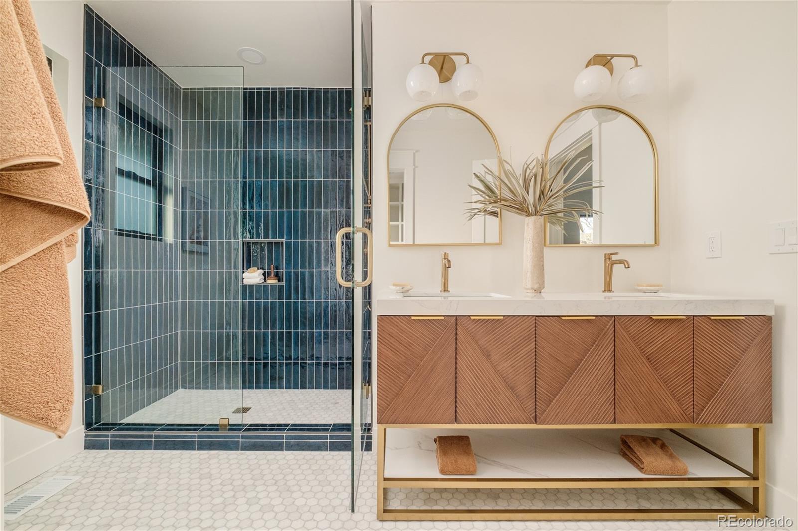 4000 S Dahlia Street