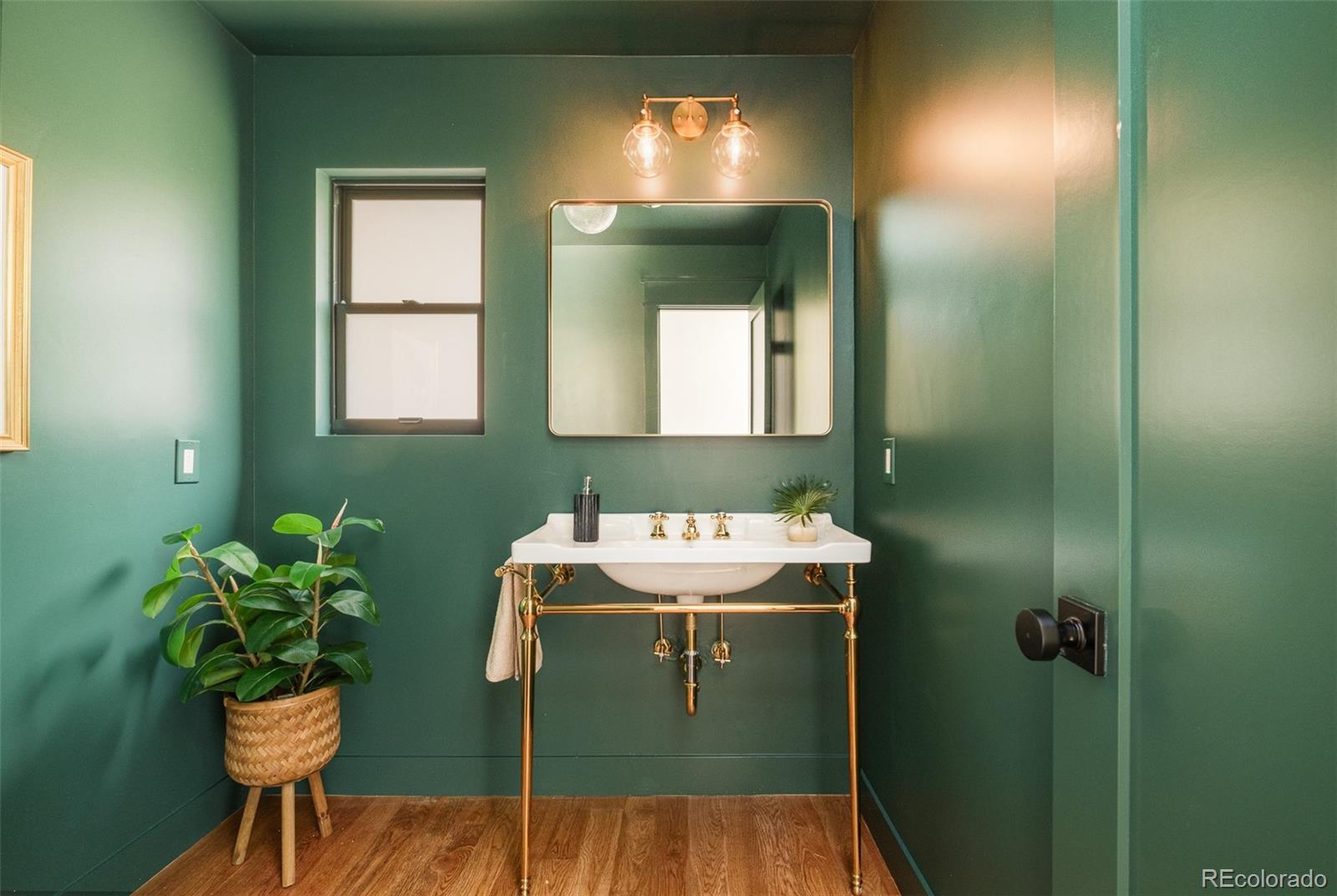 4000 S Dahlia Street