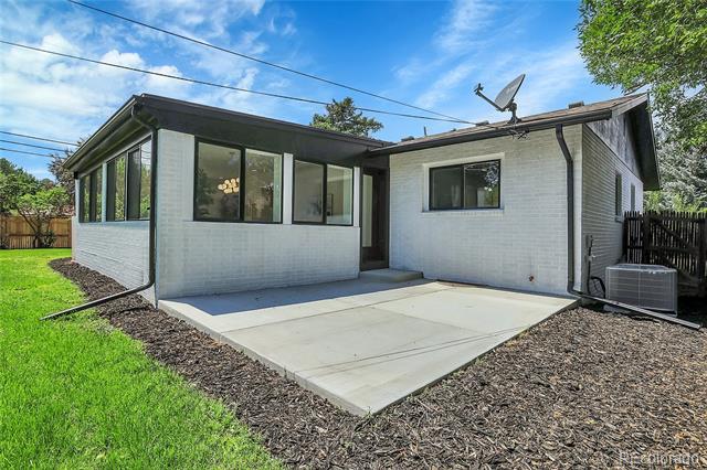 5576 E Lehigh Avenue