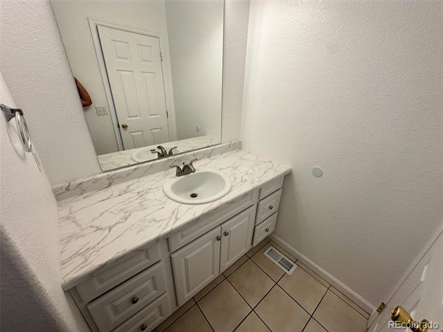 15555 E 40th Avenue Unit: 11