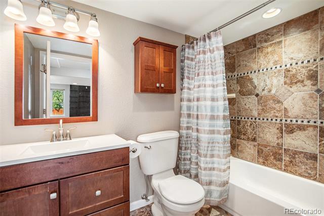 10225 Bentwood Circle