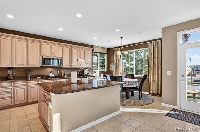 2943 Black Canyon Way