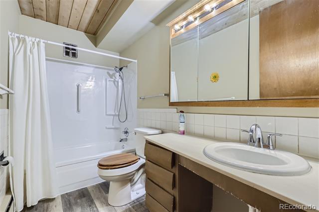 625 S Clinton Street Unit: 1A