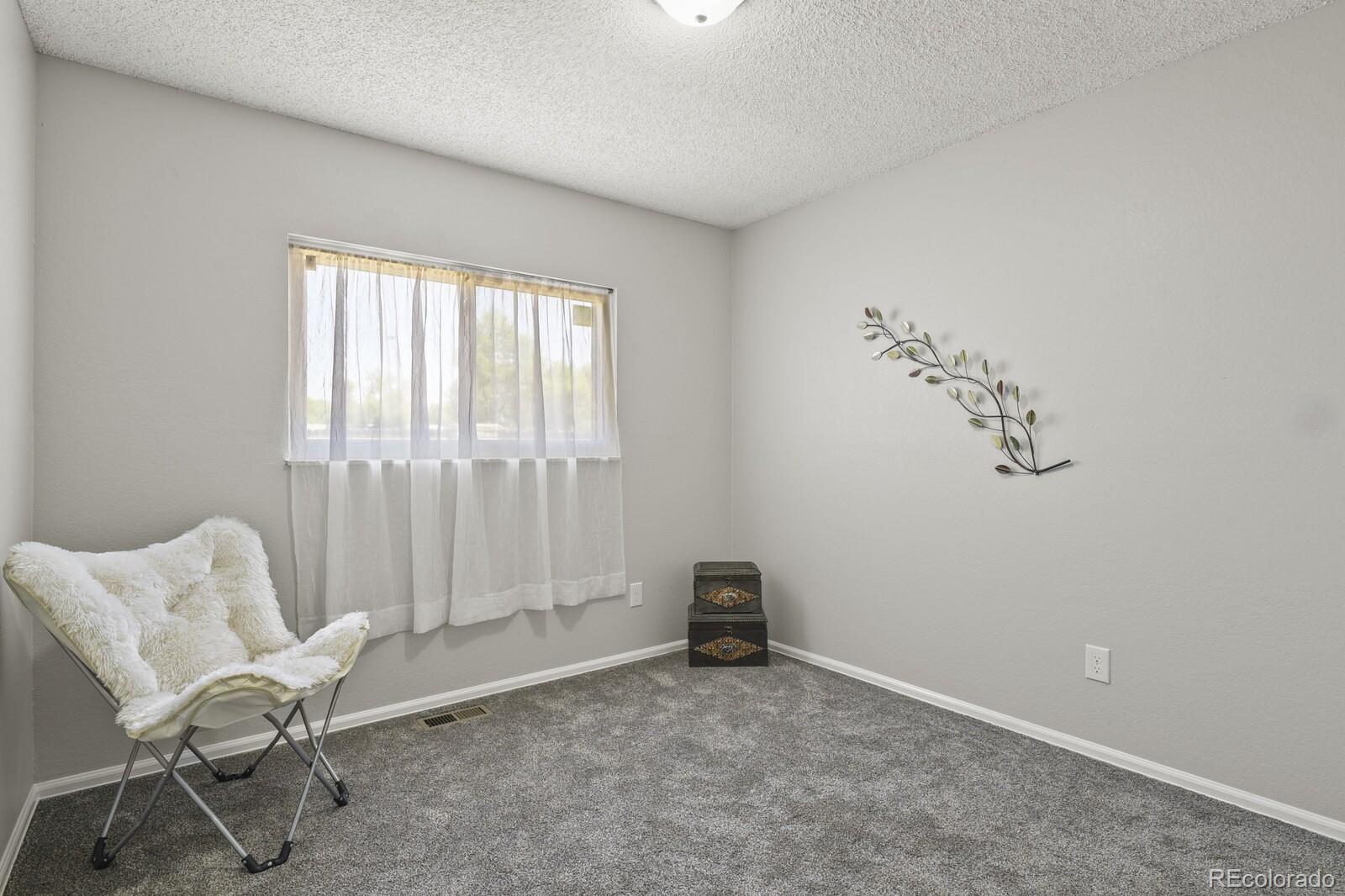 2440 CLARENDON Drive