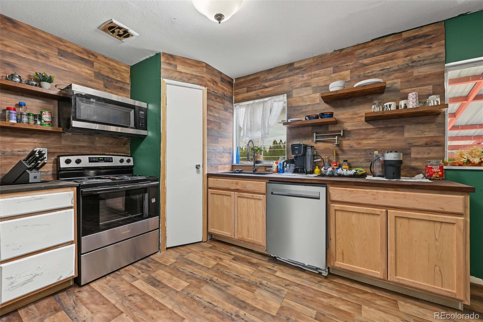 616 W 8th Street