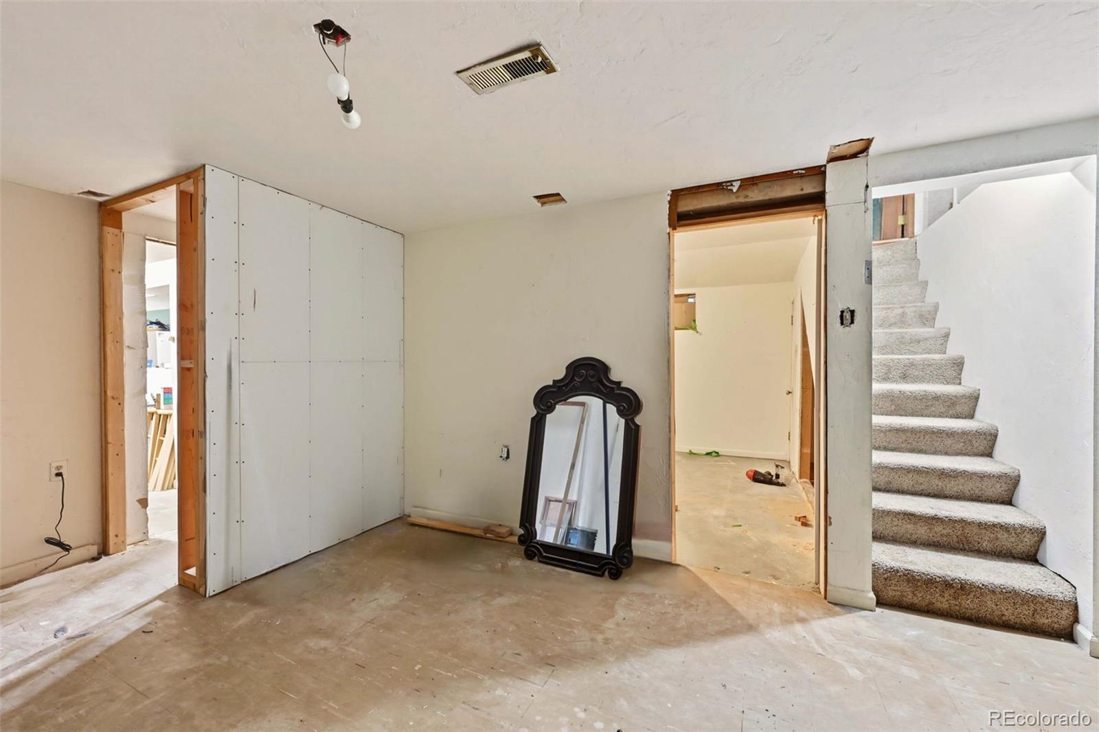 616 W 8th Street