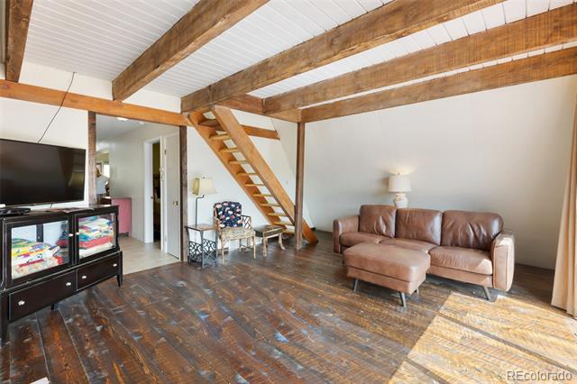 413 W Lake Drive