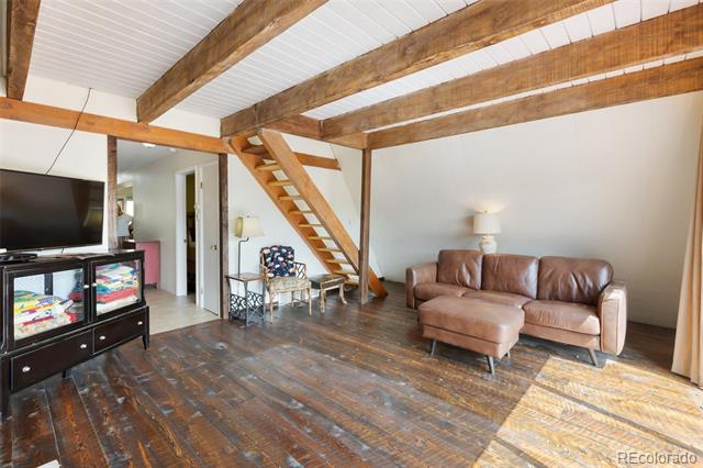 413 W Lake Drive