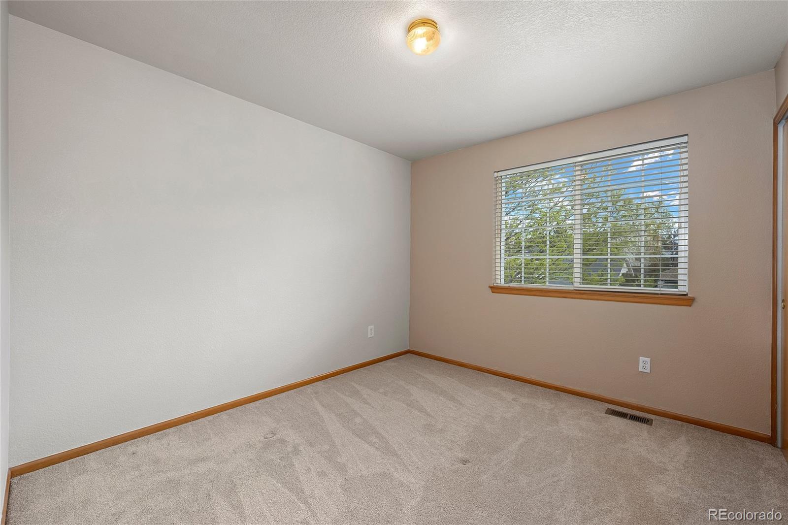 3334 Blue Grass Circle