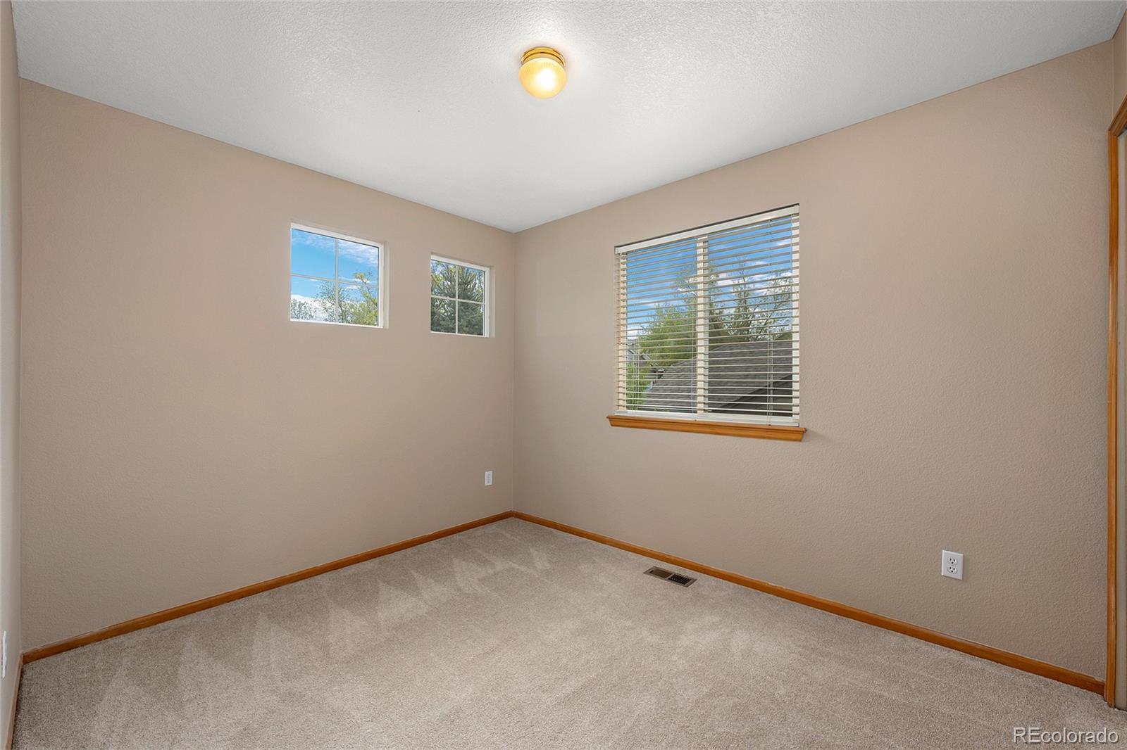 3334 Blue Grass Circle