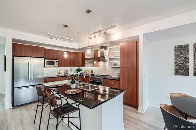 2240 N Clay Street Unit: 406