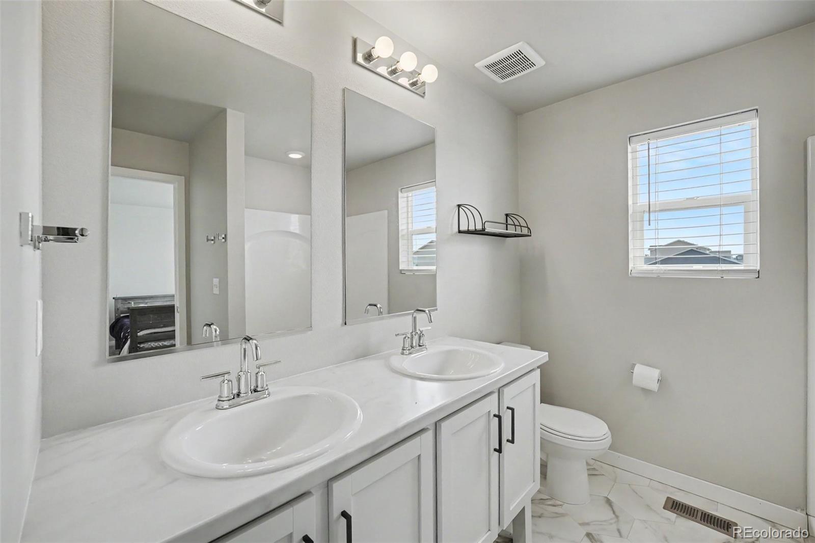 1353 Reynolds Street Unit: 17B