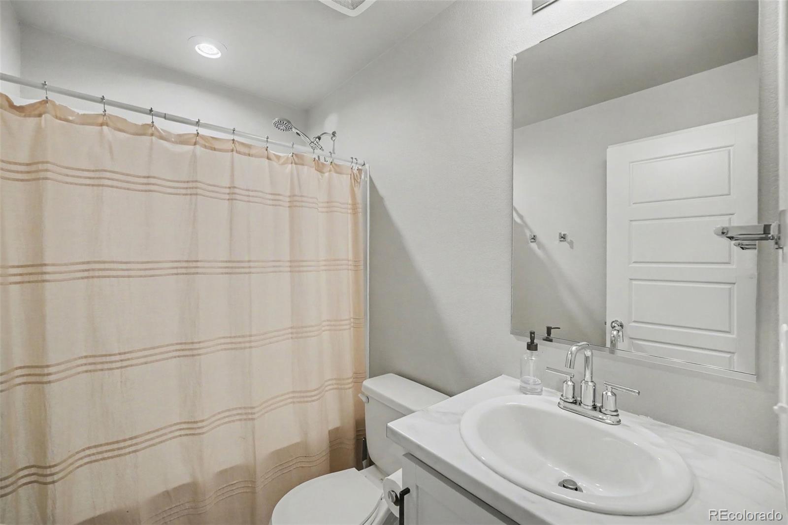 1353 Reynolds Street Unit: 17B