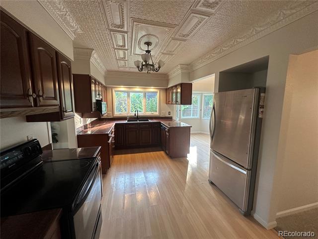 215 E 5th Street