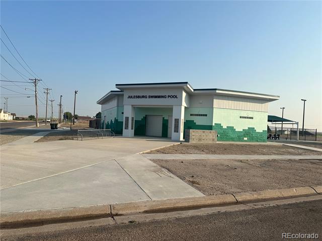 215 E 5th Street