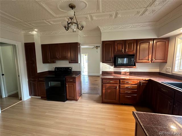 215 E 5th Street