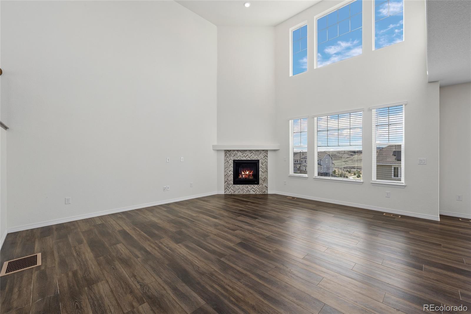 18916 W 84th Place