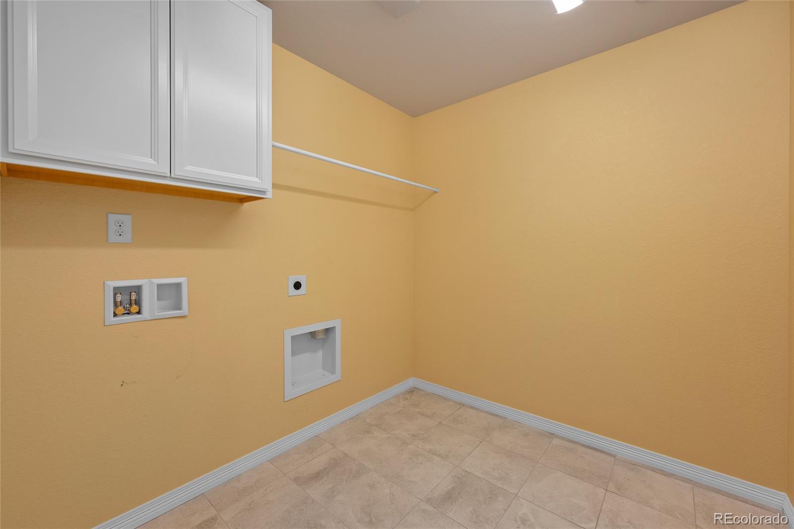 18916 W 84th Place