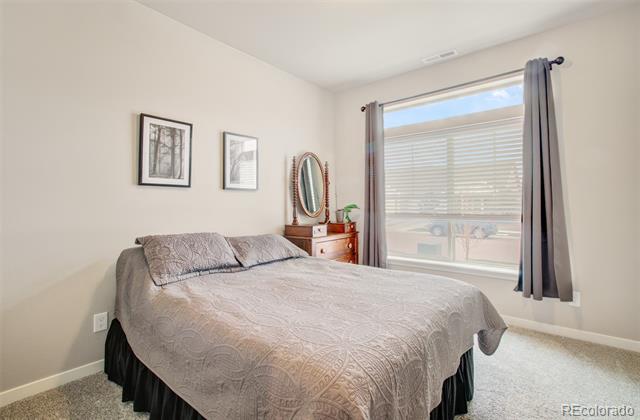 6374 Syre Point