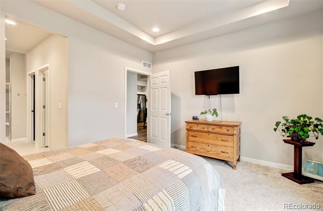 6374 Syre Point