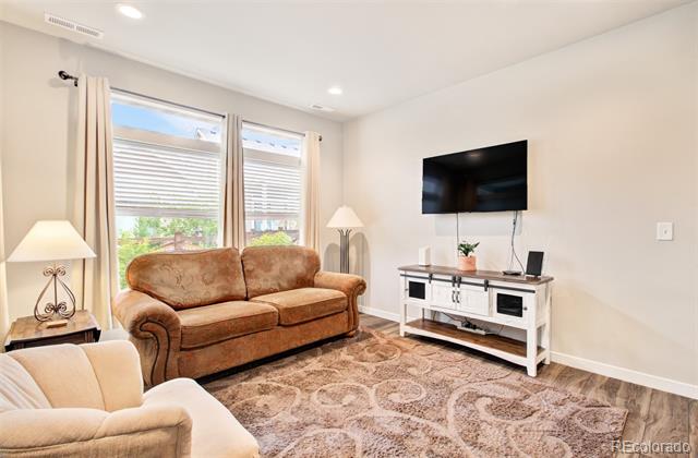 6374 Syre Point