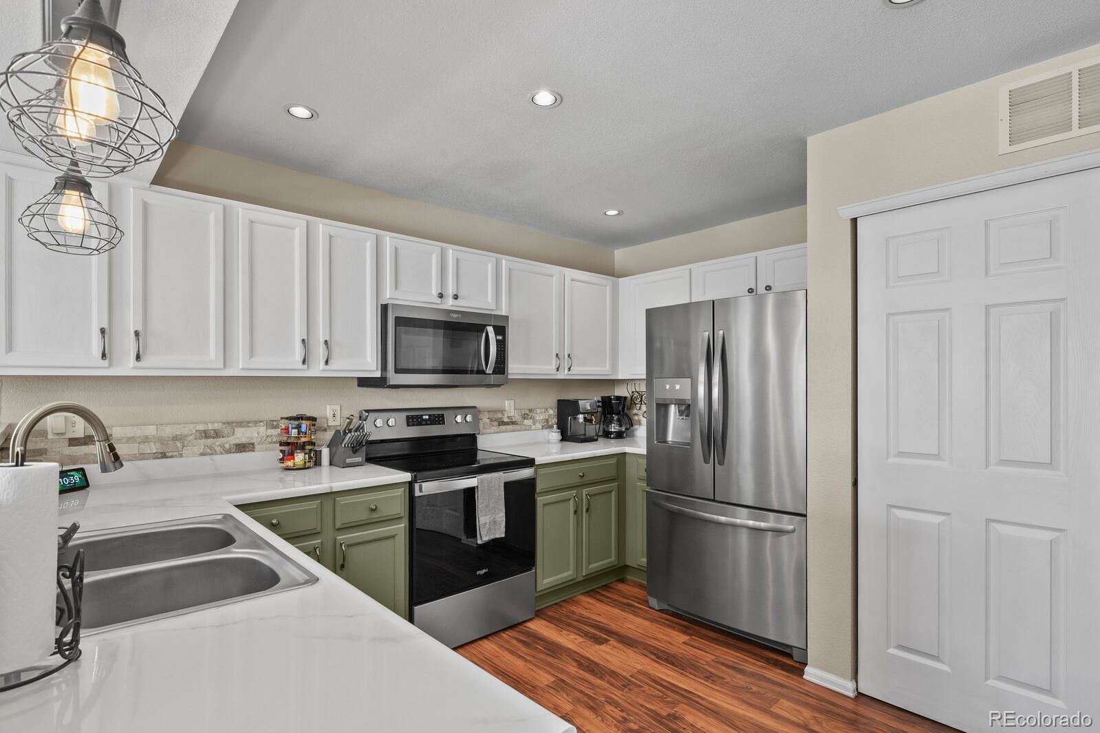849 Regent Court