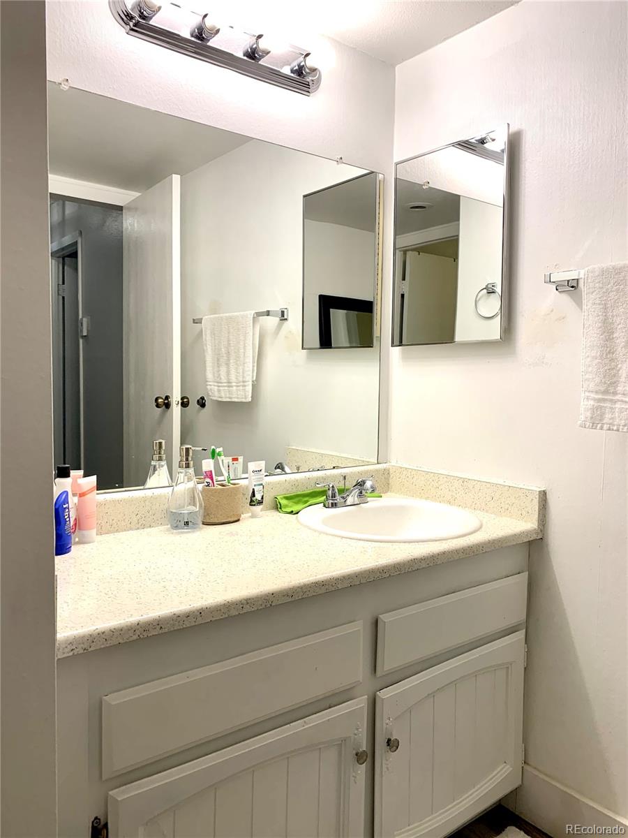 14226 E 1st Drive Unit: B04