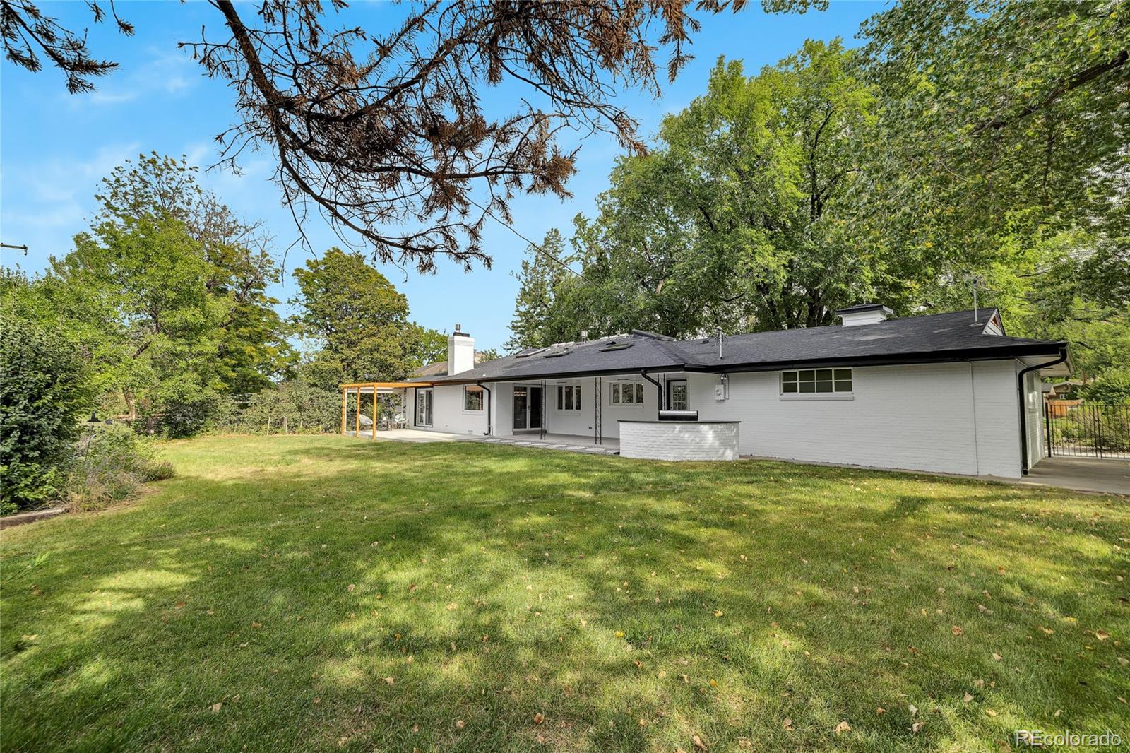 3735 S Hibiscus Way