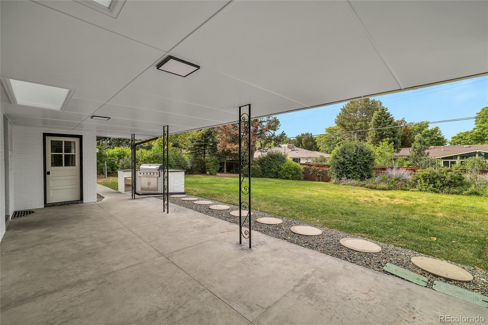 3735 S Hibiscus Way