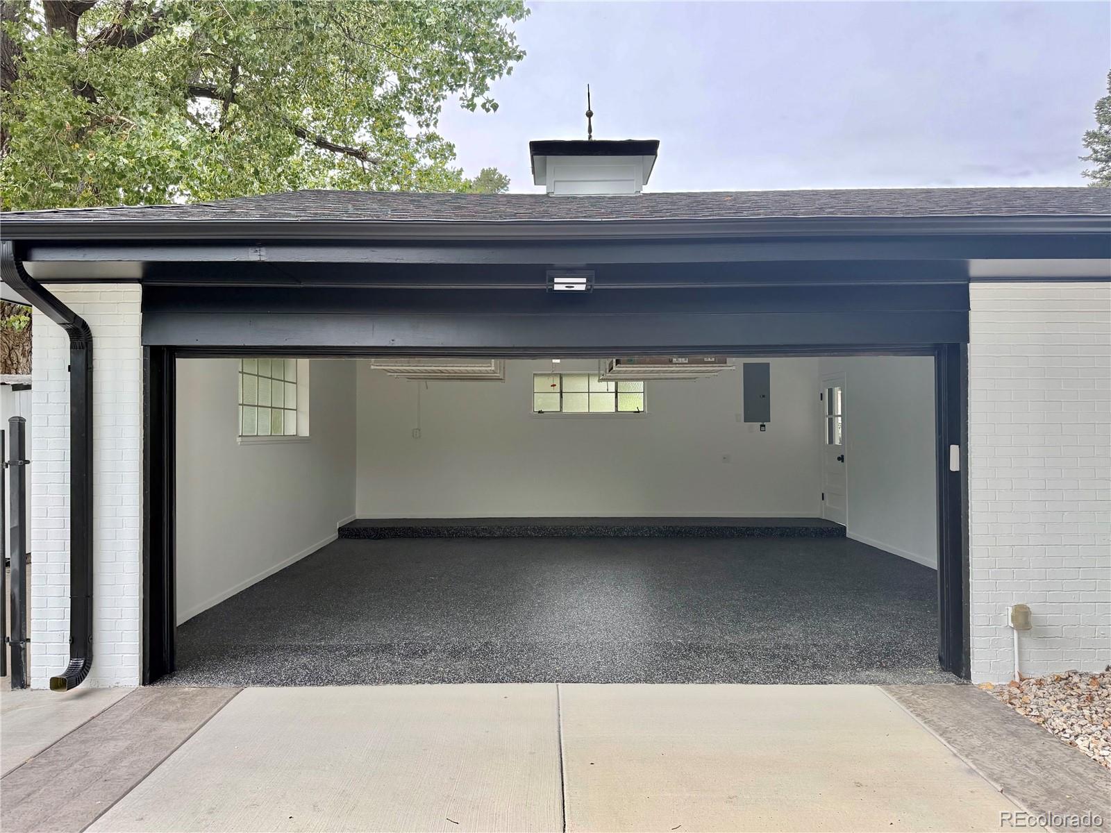 3735 S Hibiscus Way