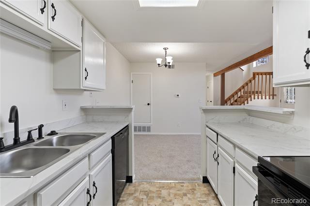 942 S Walden Street Unit: 206