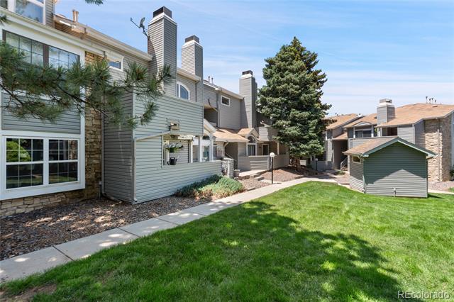 942 S Walden Street Unit: 206