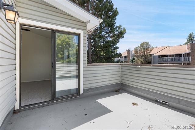 942 S Walden Street Unit: 206