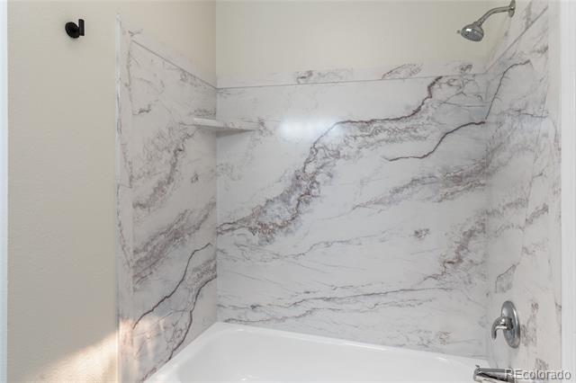 942 S Walden Street Unit: 206