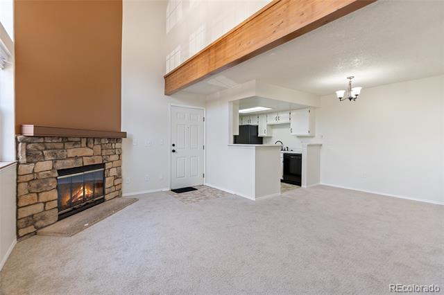 942 S Walden Street Unit: 206