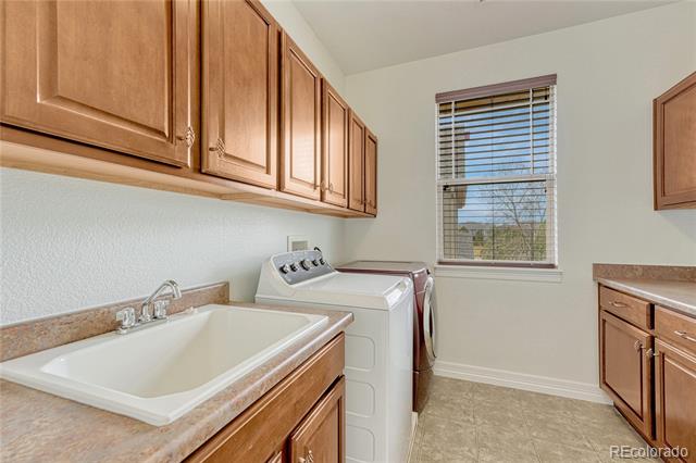 6825 Robertsdale