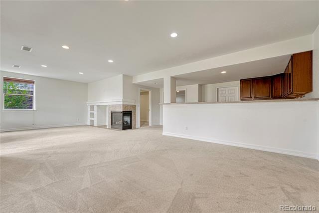 6825 Robertsdale