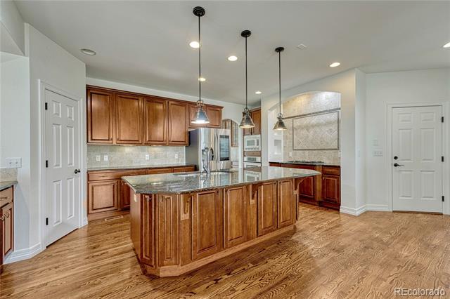 6825 Robertsdale