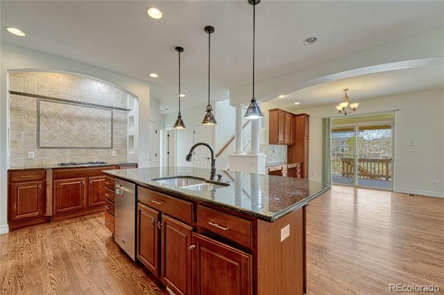 6825 Robertsdale